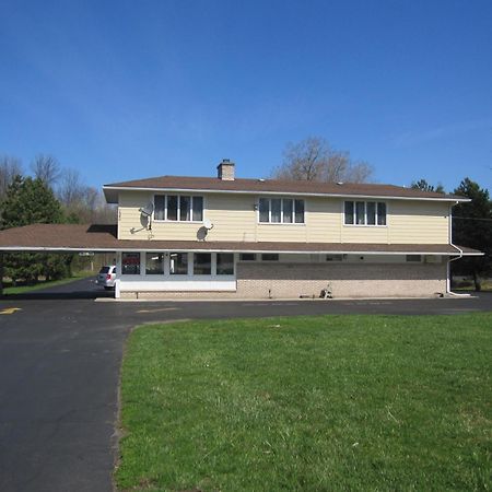 Budget Inn Fairport Esterno foto