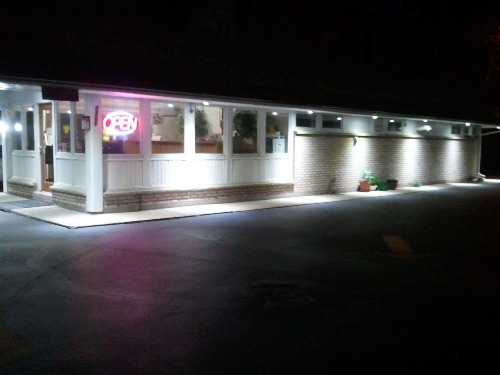 Budget Inn Fairport Esterno foto