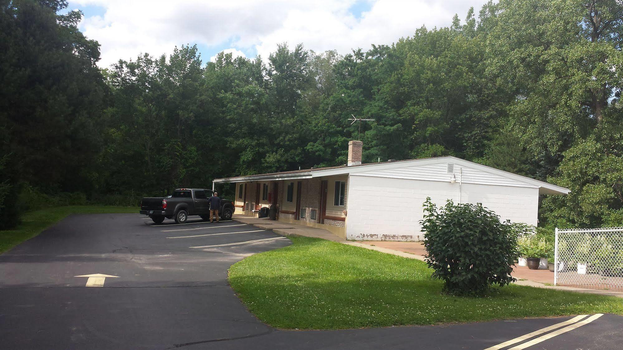 Budget Inn Fairport Esterno foto