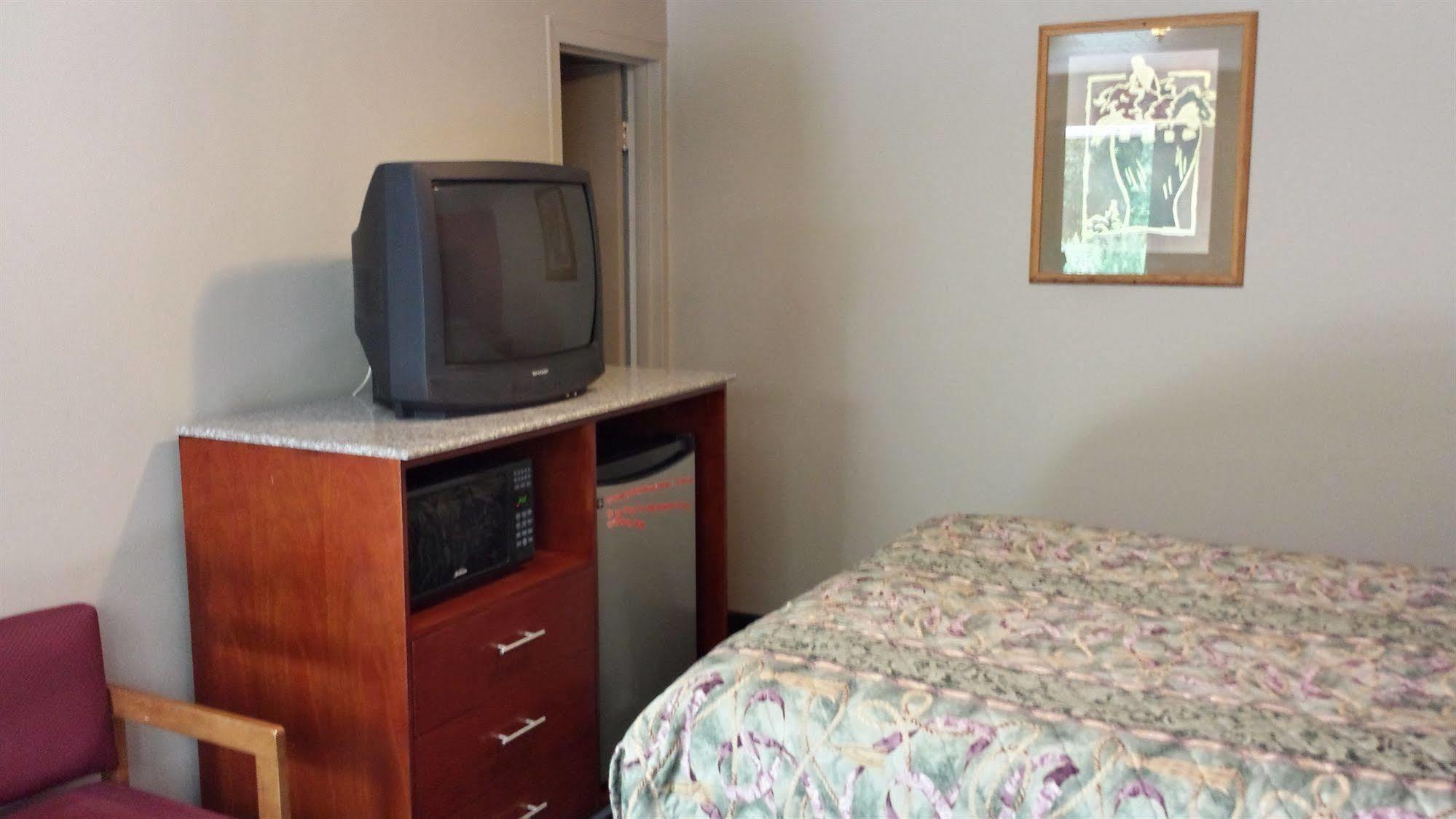 Budget Inn Fairport Esterno foto