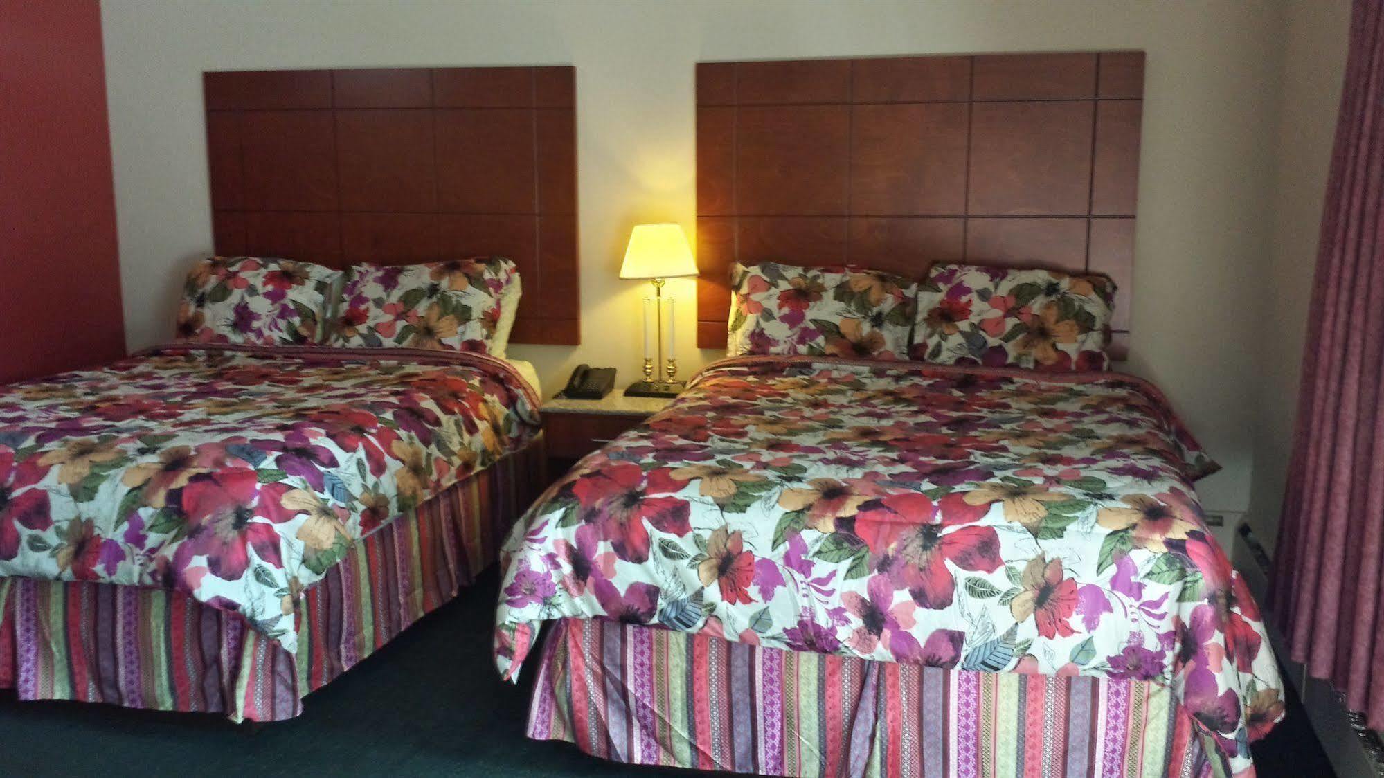 Budget Inn Fairport Esterno foto